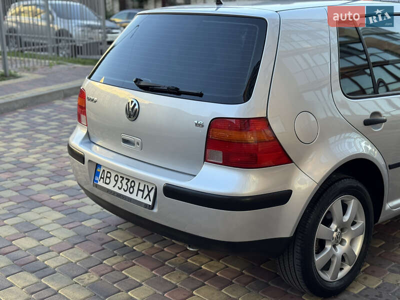 Хетчбек Volkswagen Golf 2001 в Вінниці