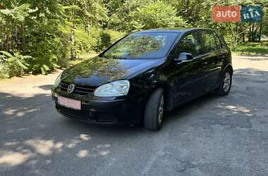 Хэтчбек Volkswagen Golf 2005 в Хороле
