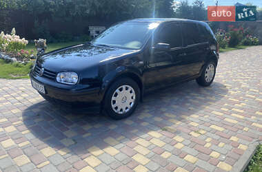 Хэтчбек Volkswagen Golf 2001 в Бобровице