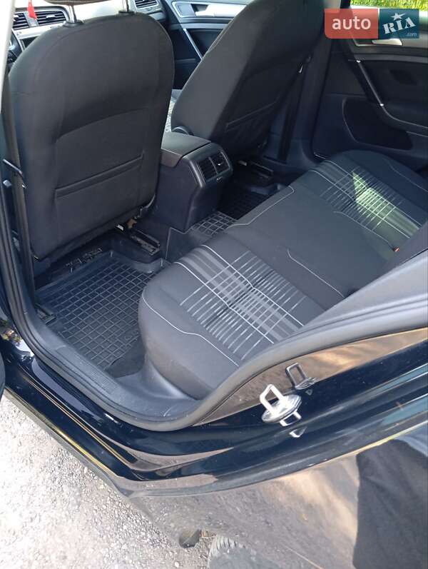 Универсал Volkswagen Golf 2015 в Дрогобыче фото 12 Универсал Volkswagen Golf 2015 в Дрогобыче