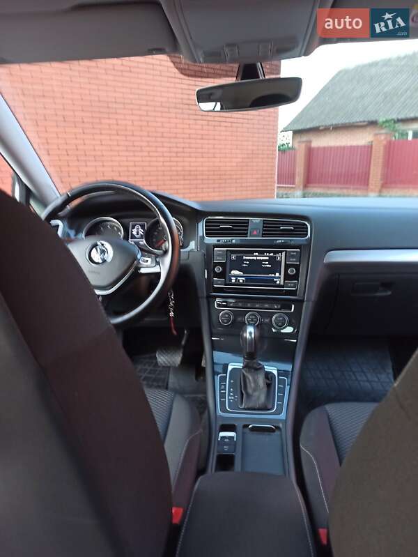 Хэтчбек Volkswagen Golf 2020 в Хмельницком