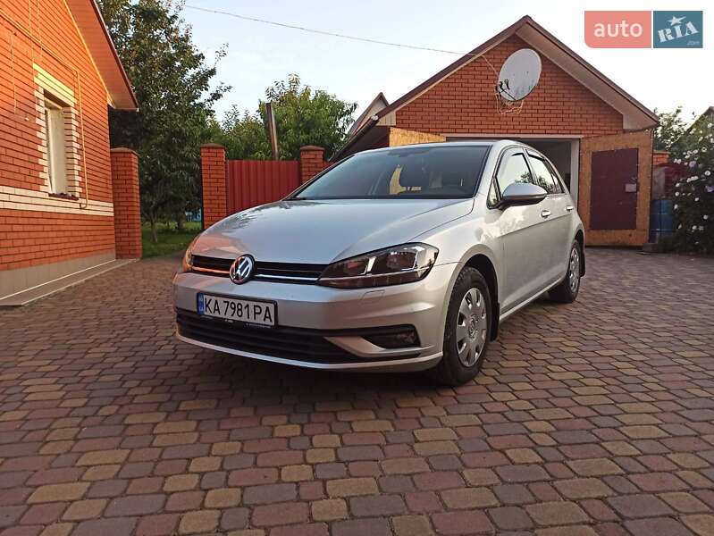 Хэтчбек Volkswagen Golf 2020 в Хмельницком