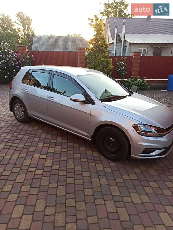 Хэтчбек Volkswagen Golf 2020 в Хмельницком