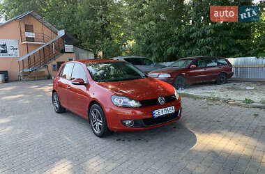 Хэтчбек Volkswagen Golf 2010 в Черновцах