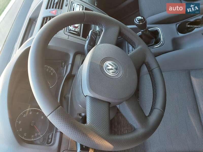 Хетчбек Volkswagen Golf 2005 в Сумах