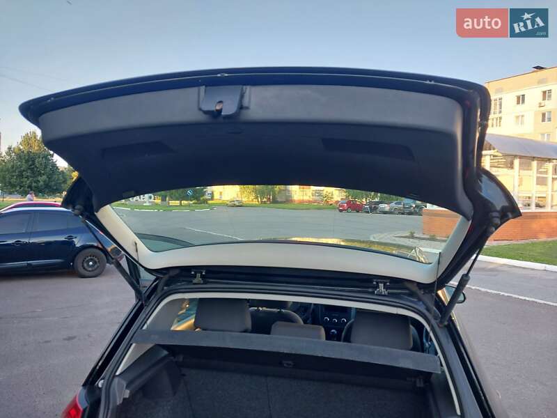 Хетчбек Volkswagen Golf 2005 в Сумах