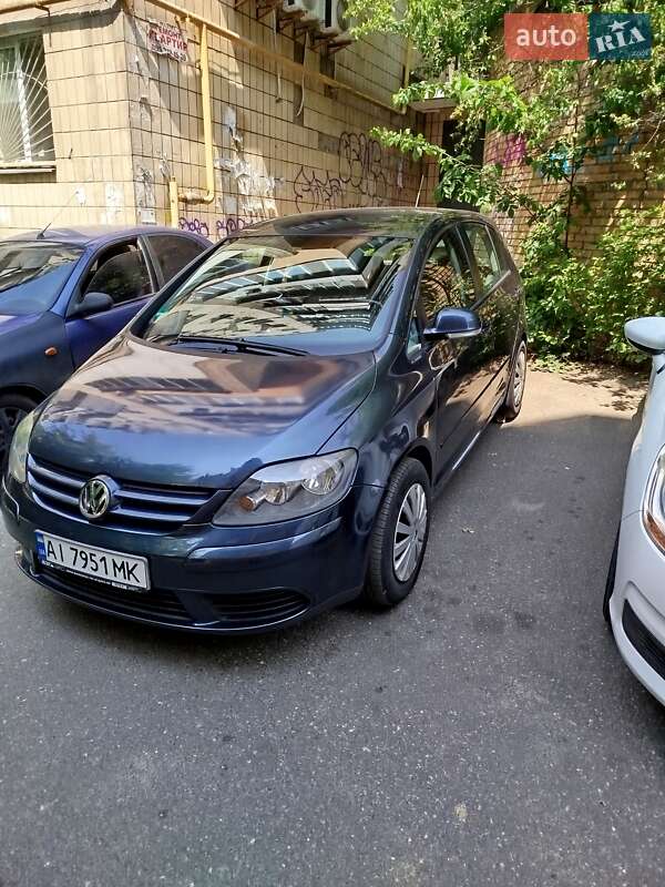 Хетчбек Volkswagen Golf 2007 в Києві