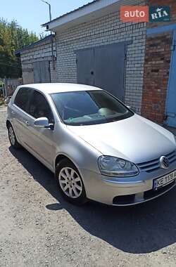 Хетчбек Volkswagen Golf 2005 в Дніпрі