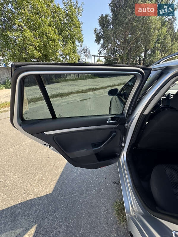 Універсал Volkswagen Golf 2011 в Кременчуці