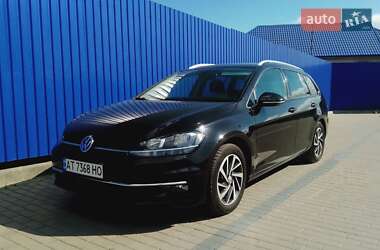 Универсал Volkswagen Golf 2018 в Калуше