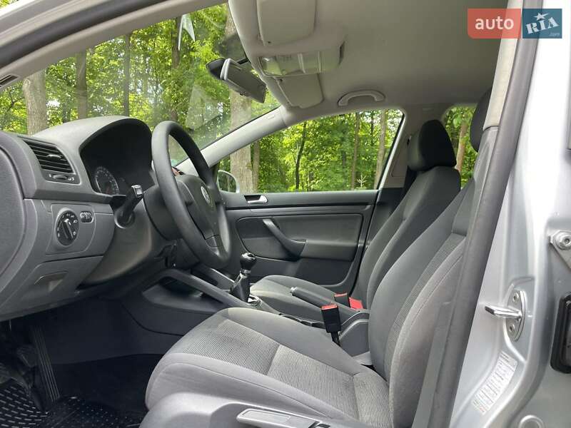 Хетчбек Volkswagen Golf 2008 в Чернігові