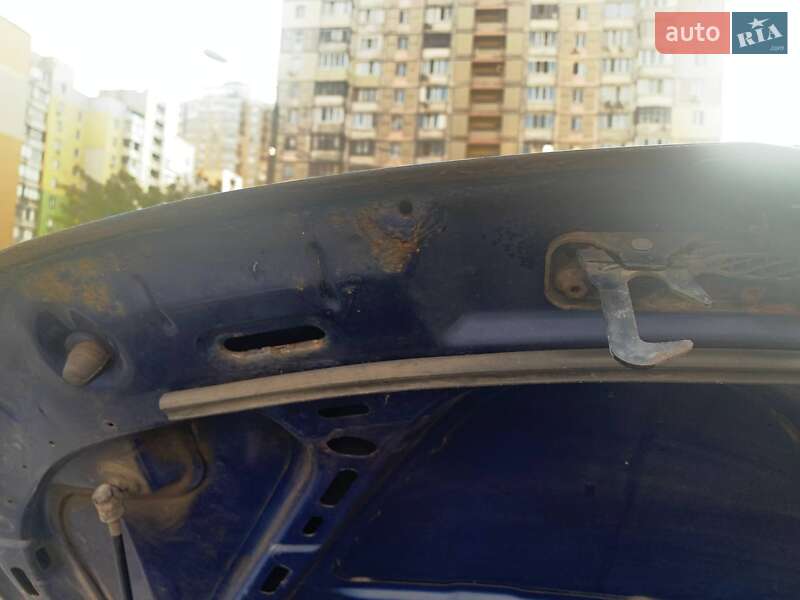 Хэтчбек Volkswagen Golf 2005 в Киеве