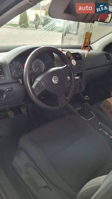 Хетчбек Volkswagen Golf 2008 в Мукачевому
