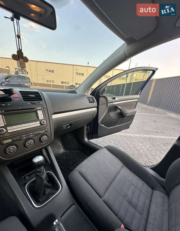 Хетчбек Volkswagen Golf 2007 в Мукачевому