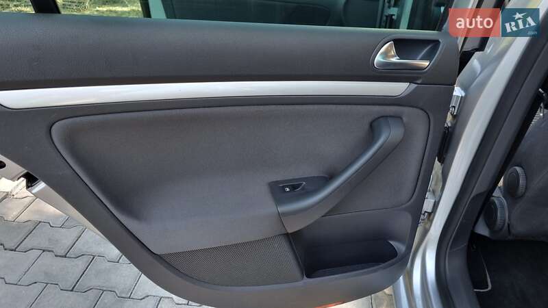 Хетчбек Volkswagen Golf 2008 в Подільську