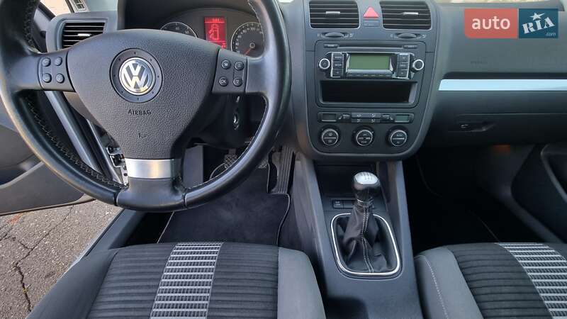 Хетчбек Volkswagen Golf 2008 в Подільську