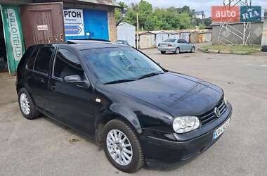 Хэтчбек Volkswagen Golf 2004 в Киеве