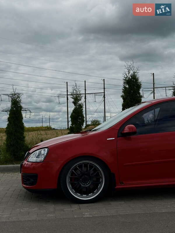 Хетчбек Volkswagen Golf 2007 в Рівному