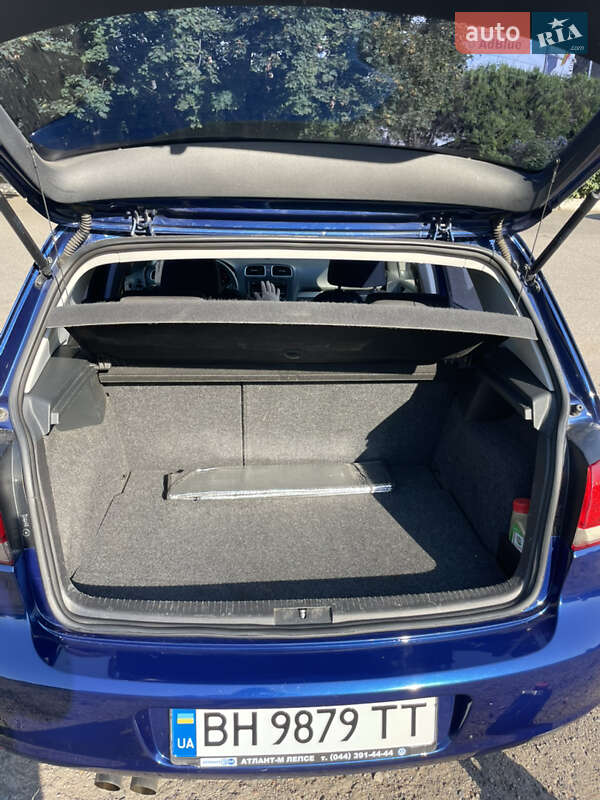 Хэтчбек Volkswagen Golf 2010 в Одессе