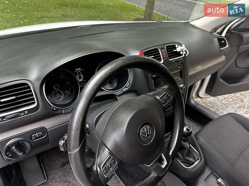 Универсал Volkswagen Golf 2011 в Днепре