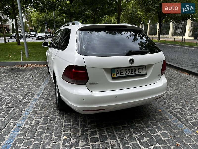 Универсал Volkswagen Golf 2011 в Днепре