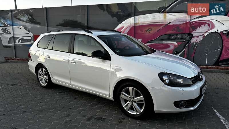 Універсал Volkswagen Golf 2012 в Ржавинцях