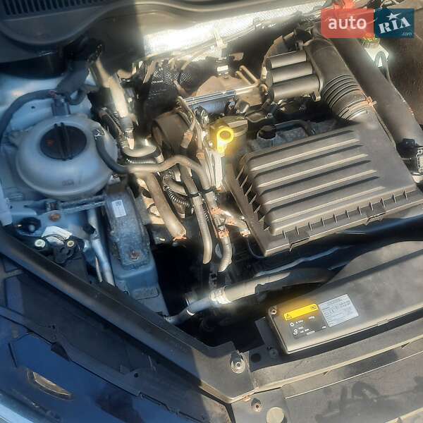 Хетчбек Volkswagen Golf 2015 в Львові