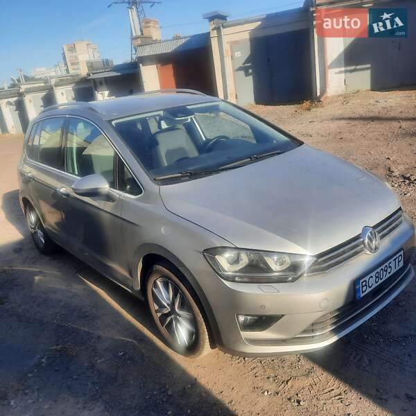 Хетчбек Volkswagen Golf 2015 в Львові