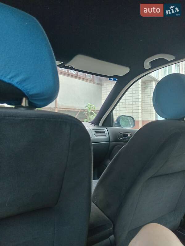 Хетчбек Volkswagen Golf 2002 в Рівному