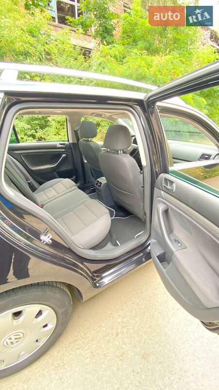 Універсал Volkswagen Golf 2009 в Коломиї