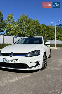 Хетчбек Volkswagen Golf 2015 в Києві