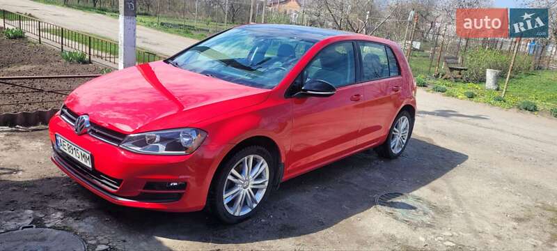 Хетчбек Volkswagen Golf 2015 в Дніпрі