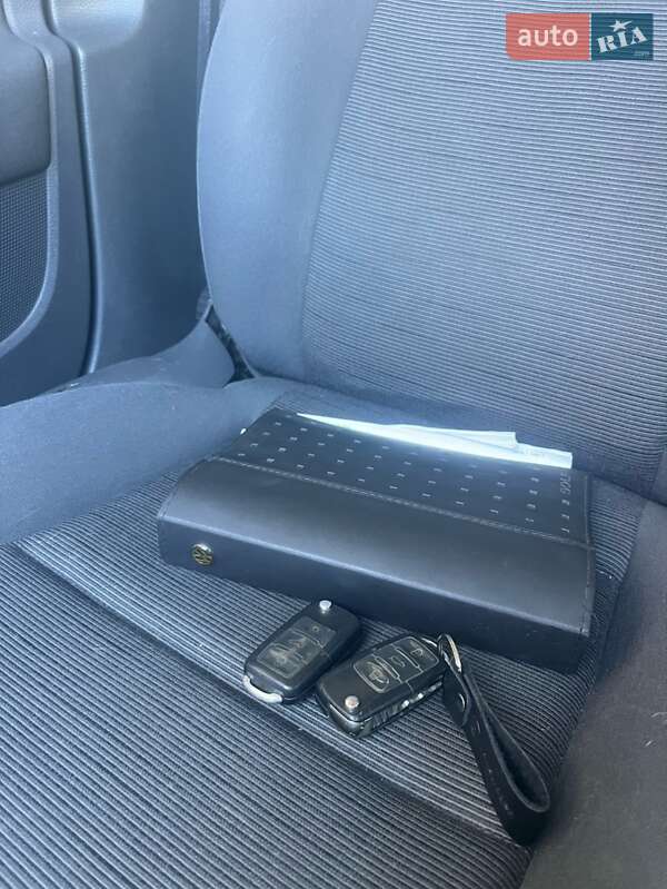 Хетчбек Volkswagen Golf 2005 в Білій Церкві