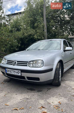 Хетчбек Volkswagen Golf 2002 в Радомишлі