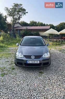 Хэтчбек Volkswagen Golf 2005 в Мукачево
