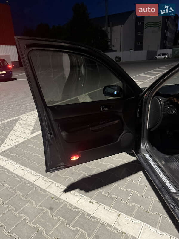 Хетчбек Volkswagen Golf 2003 в Тернополі