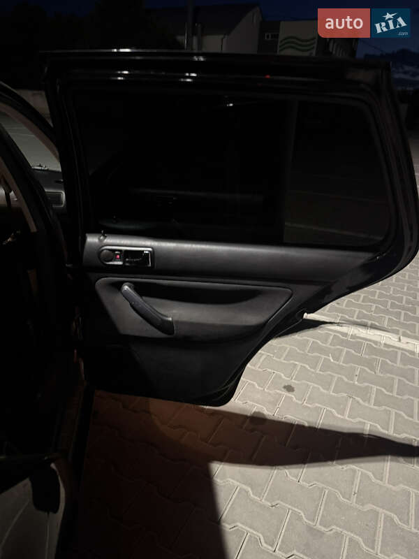 Хетчбек Volkswagen Golf 2003 в Тернополі