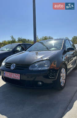 Хетчбек Volkswagen Golf 2004 в Запоріжжі