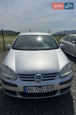 Хэтчбек Volkswagen Golf 2004 в Хусте