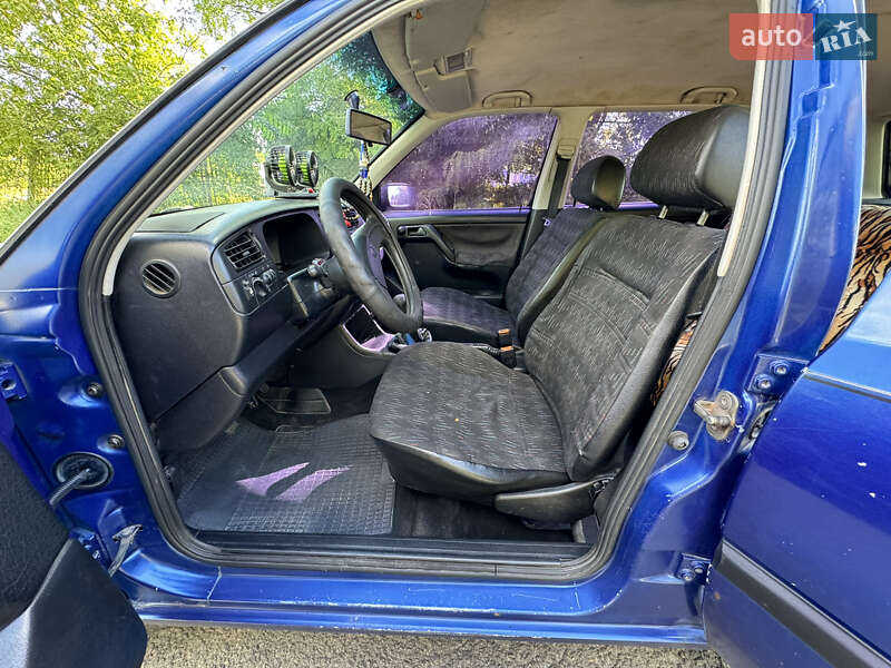 Хэтчбек Volkswagen Golf 1993 в Львове