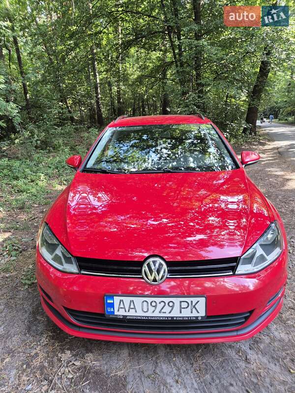 Универсал Volkswagen Golf 2015 в Киеве