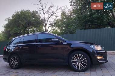Универсал Volkswagen Golf 2016 в Ужгороде