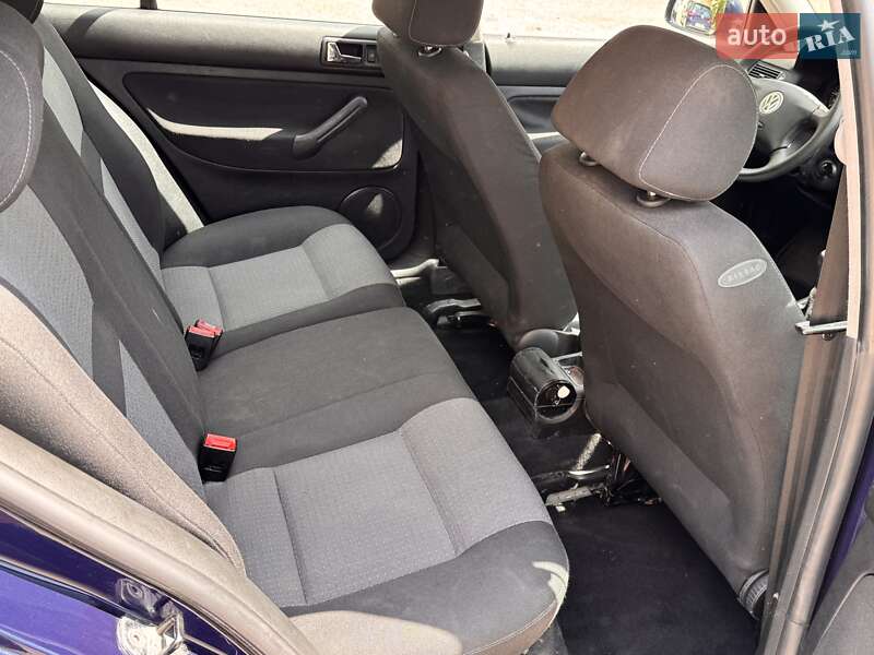 Хетчбек Volkswagen Golf 2003 в Вінниці