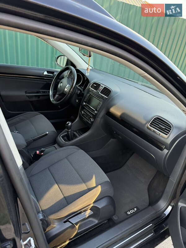 Універсал Volkswagen Golf 2010 в Полтаві