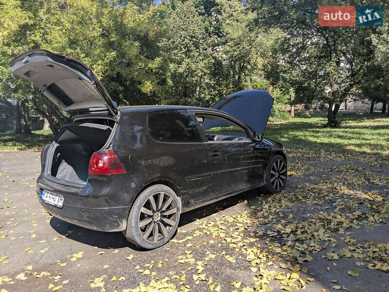 Хетчбек Volkswagen Golf 2007 в Києві