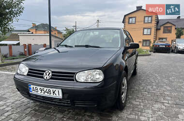 Хэтчбек Volkswagen Golf 2001 в Виннице
