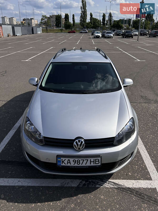 Универсал Volkswagen Golf 2011 в Киеве