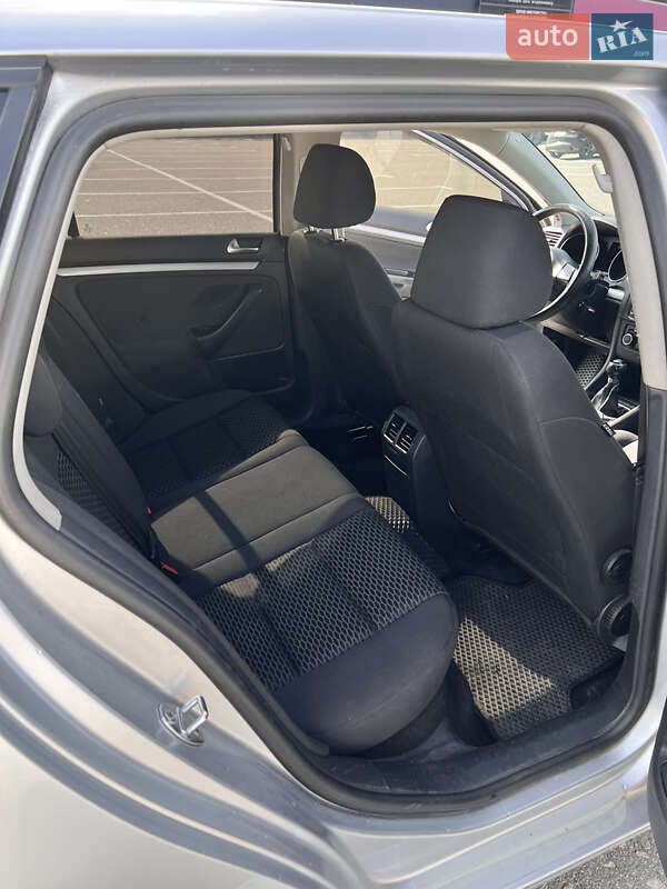 Универсал Volkswagen Golf 2011 в Киеве