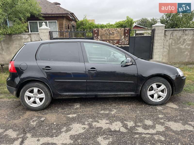 Хэтчбек Volkswagen Golf 2007 в Новой Одессе