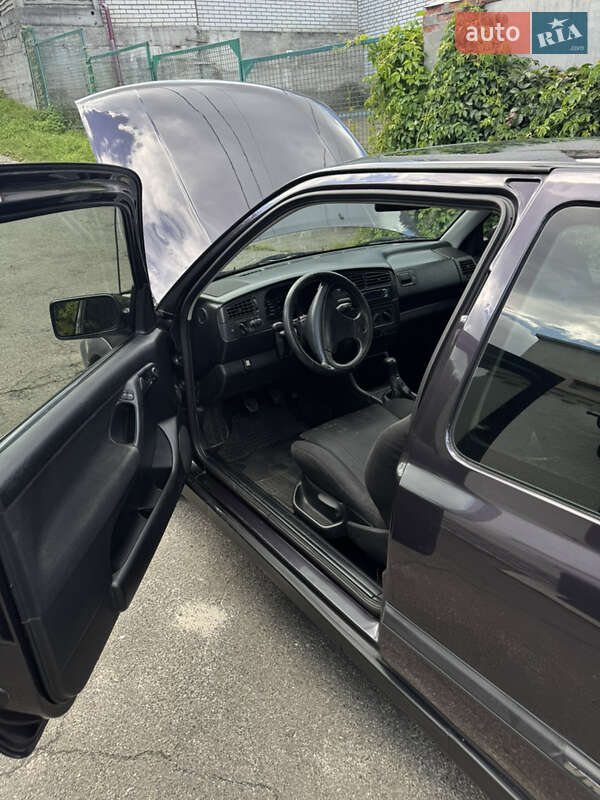 Хетчбек Volkswagen Golf 1992 в Києві